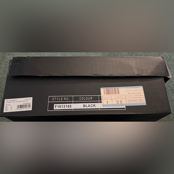 Missguided NIB Black Chunky Pull On Women's Chelsea Ankle Boots SIZE 10 - Picture 6 of 7